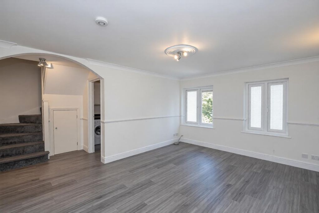 Property photo 2 of 9 174029_30023654_Img_01_0000.Jpg