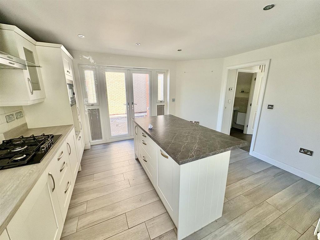 Property photo 2 of 23