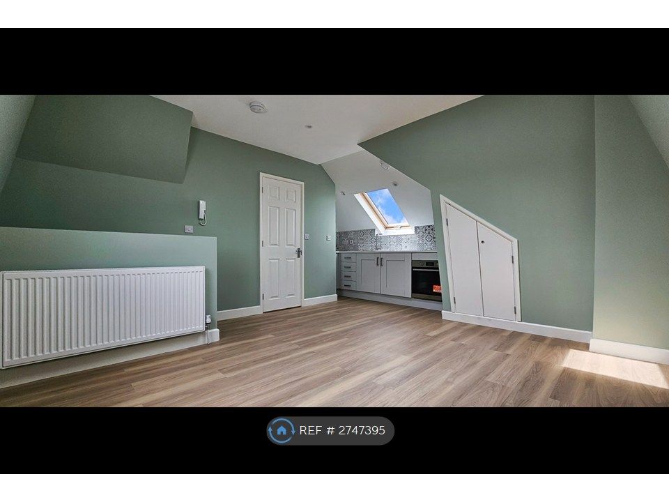 Property photo 2 of 7 Room 8