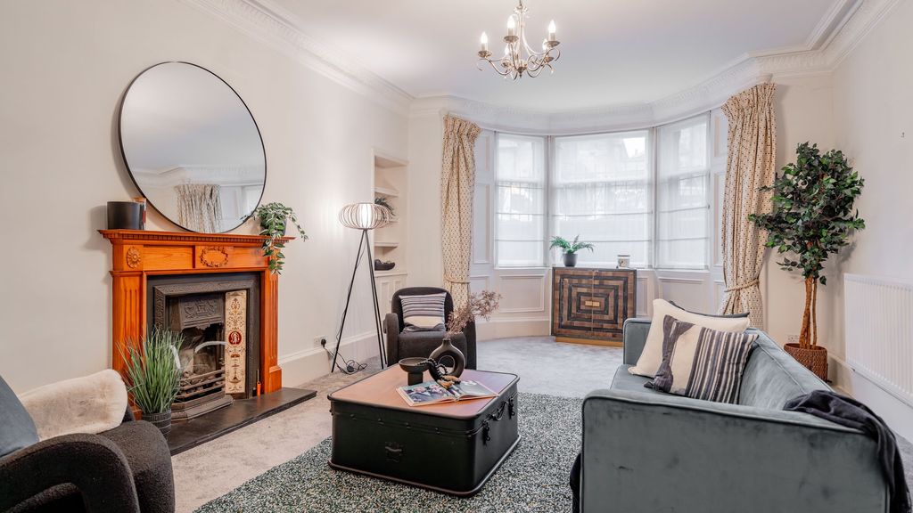 Property photo 3 of 27