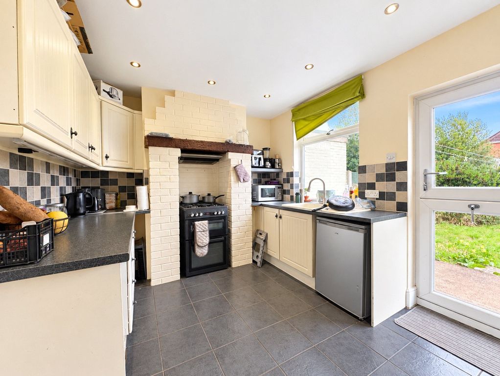 Property photo 3 of 17 Picture No. 21