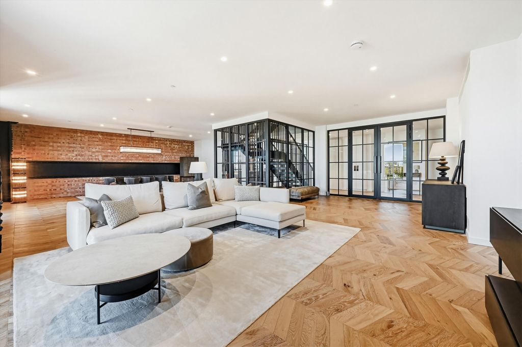 Property photo 3 of 20 Image