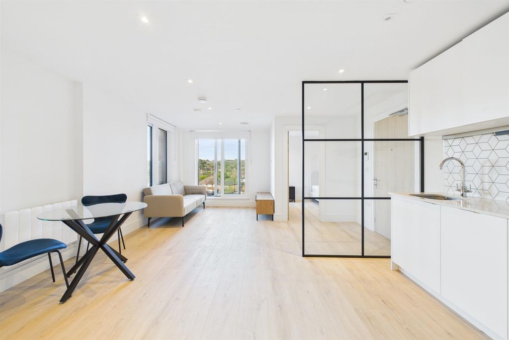 Property photo 1 of 9 Cam02700G0-Pr0281-Still002.Jpg