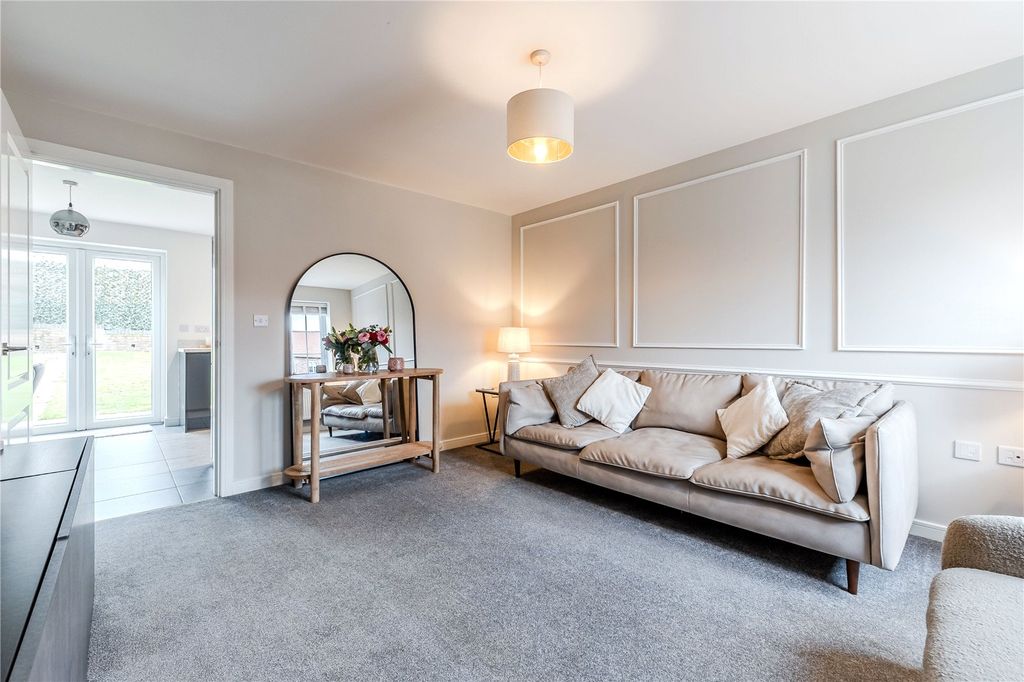 Property photo 2 of 14 Picture No. 11