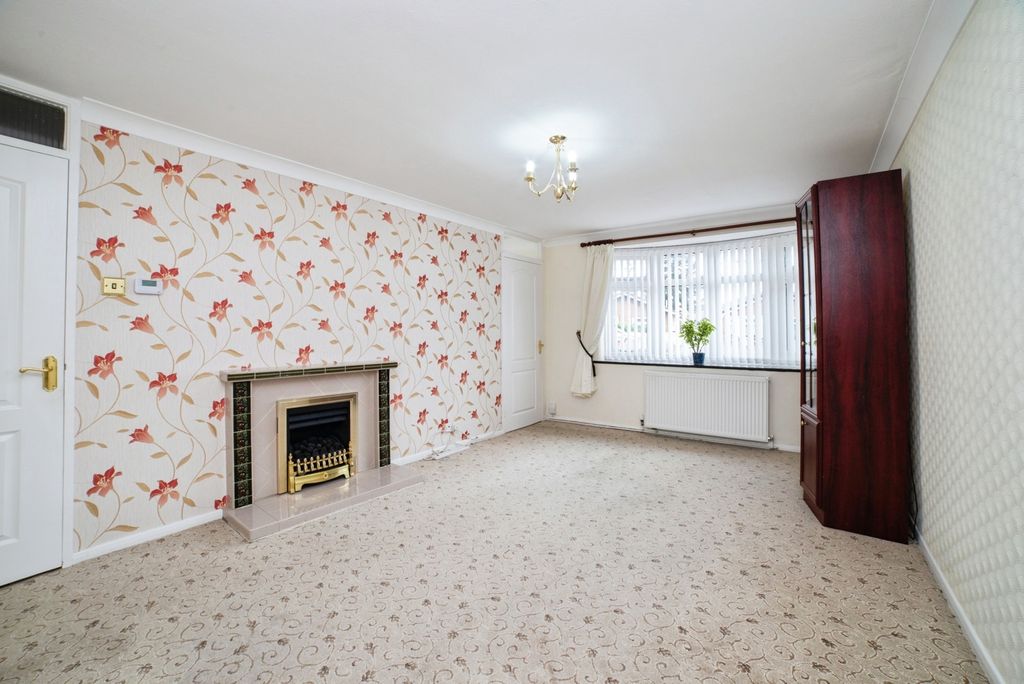 Property photo 2 of 17 Photo