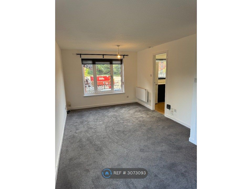 Property photo 2 of 12 Lounge