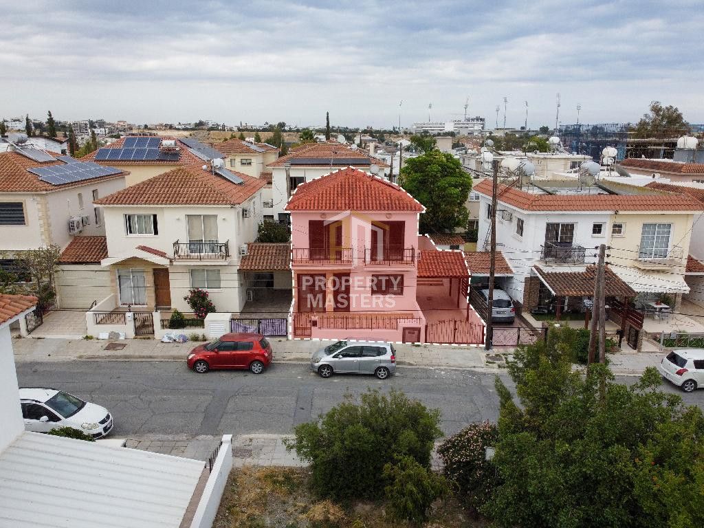 Property photo 2 of 17