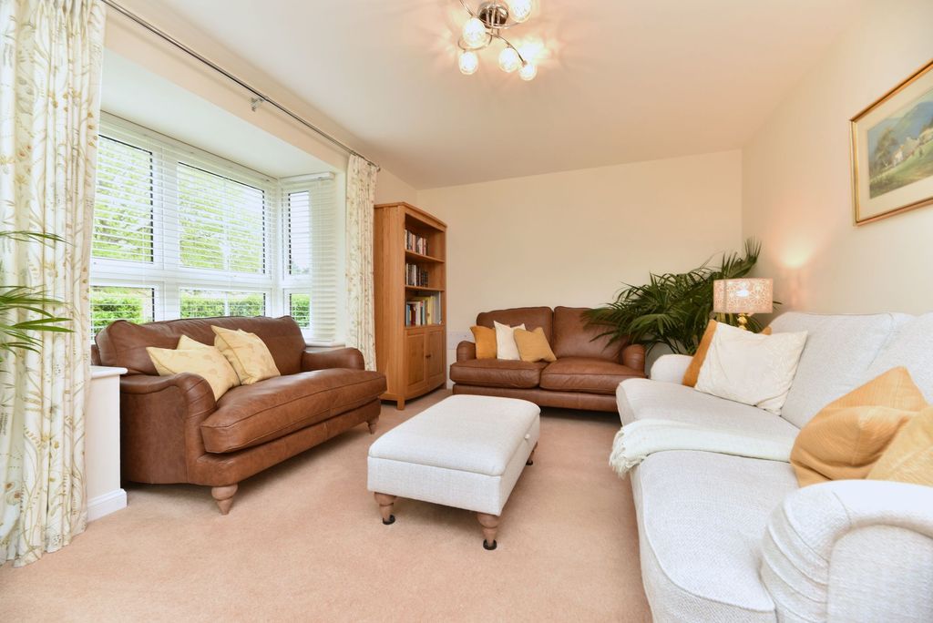 Property photo 2 of 19