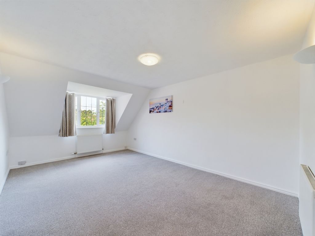 Property photo 1 of 6 Cam01740G0-Pr0064-Still004