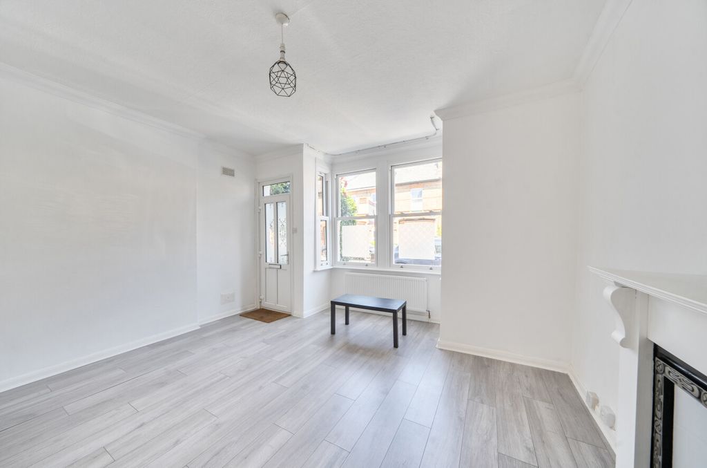 Property photo 3 of 23 1480794-10-6A3542...