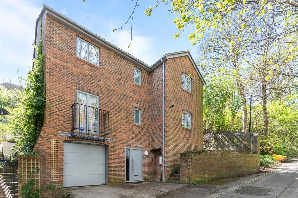 Property photo 1 of 22 4085191