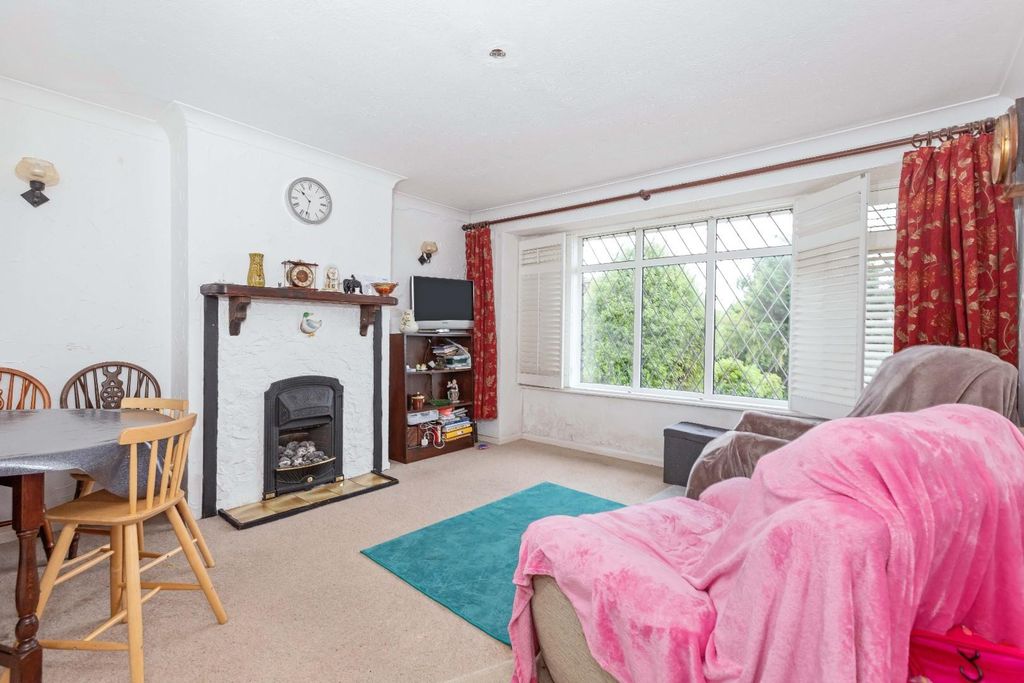 Property photo 3 of 12 20 Osborne_7.Jpg