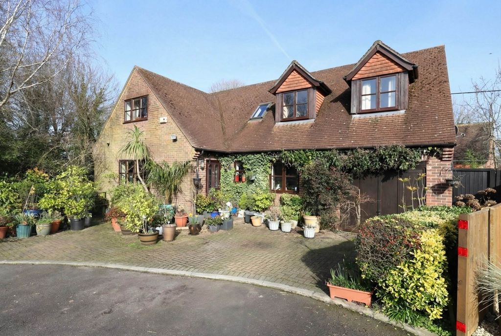 Property photo 1 of 23