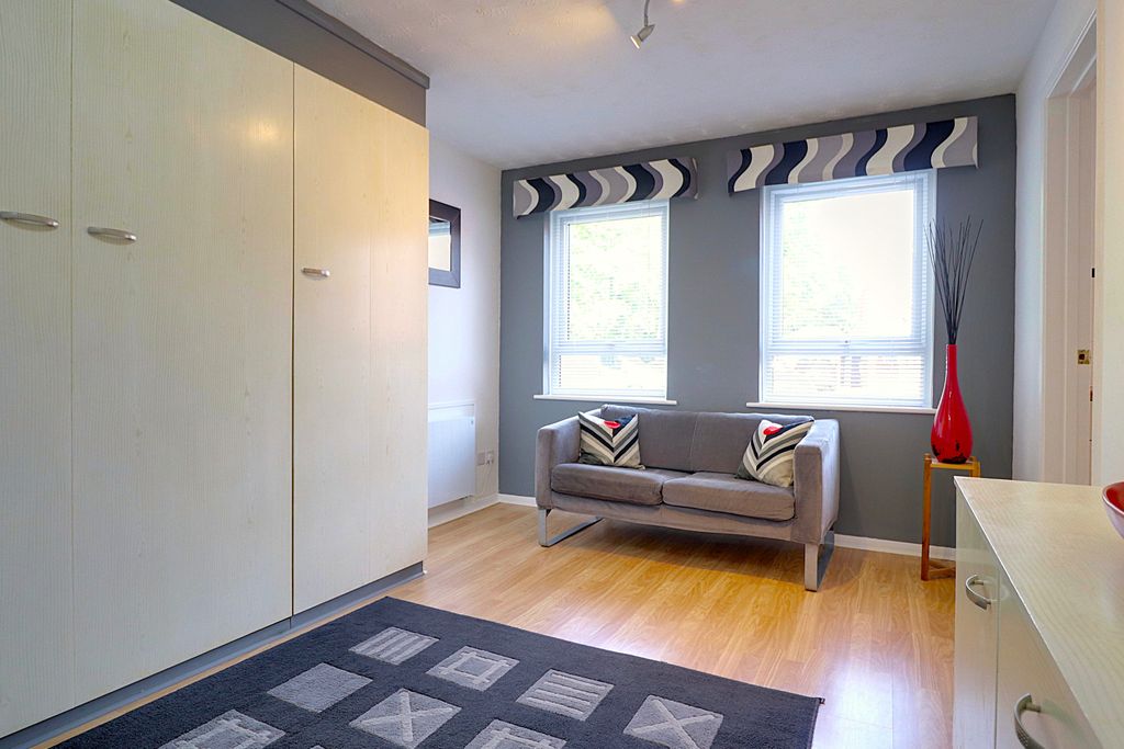 Property photo 2 of 6