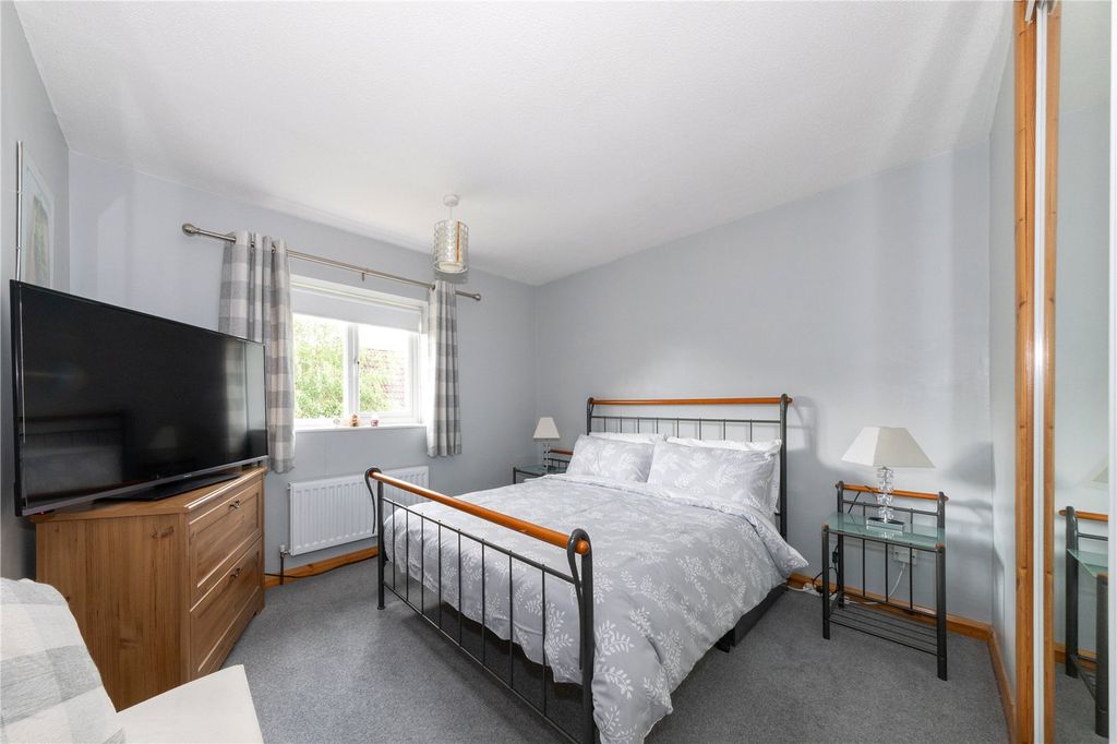 Property photo 3 of 16 Bedroom 1