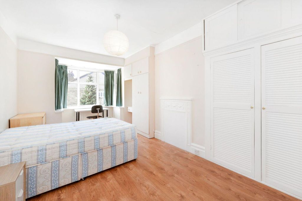 Property photo 2 of 8 Helliwell &amp; Co