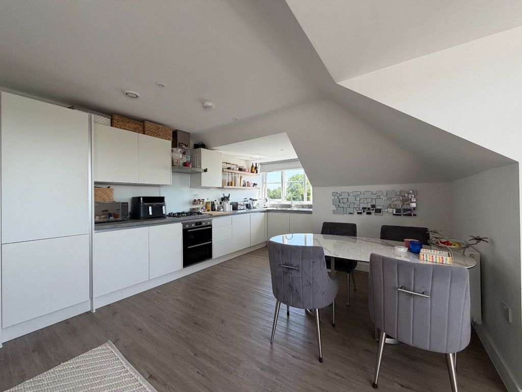 Property photo 2 of 18 5256084