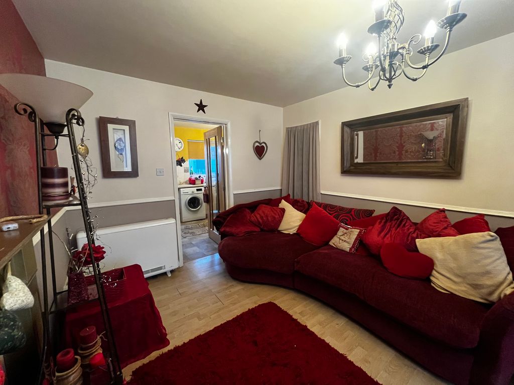 Property photo 2 of 12 Image