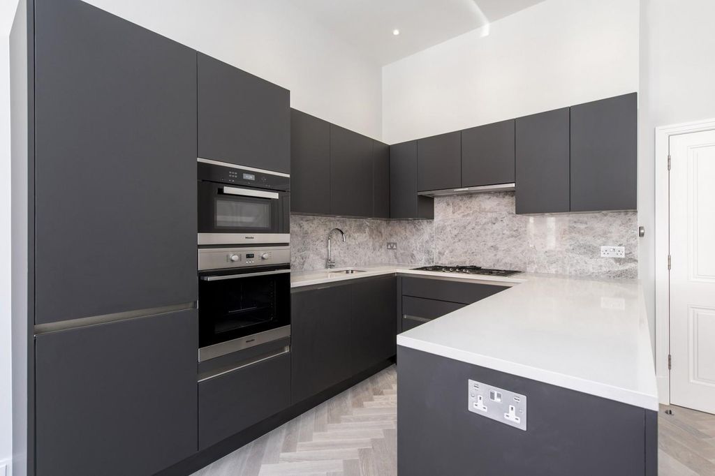 Property photo 3 of 7 Image