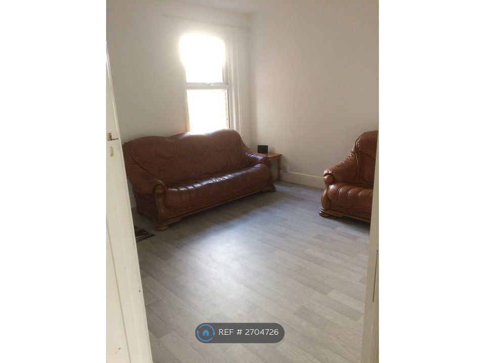 Property photo 2 of 20 Lounge