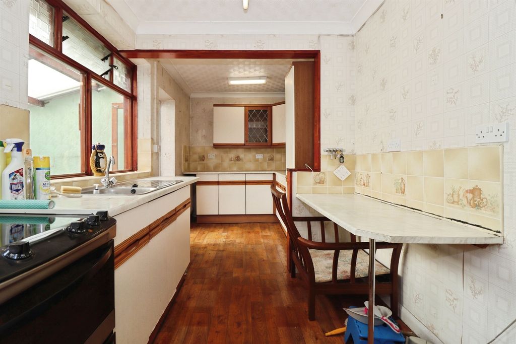 Property photo 3 of 20