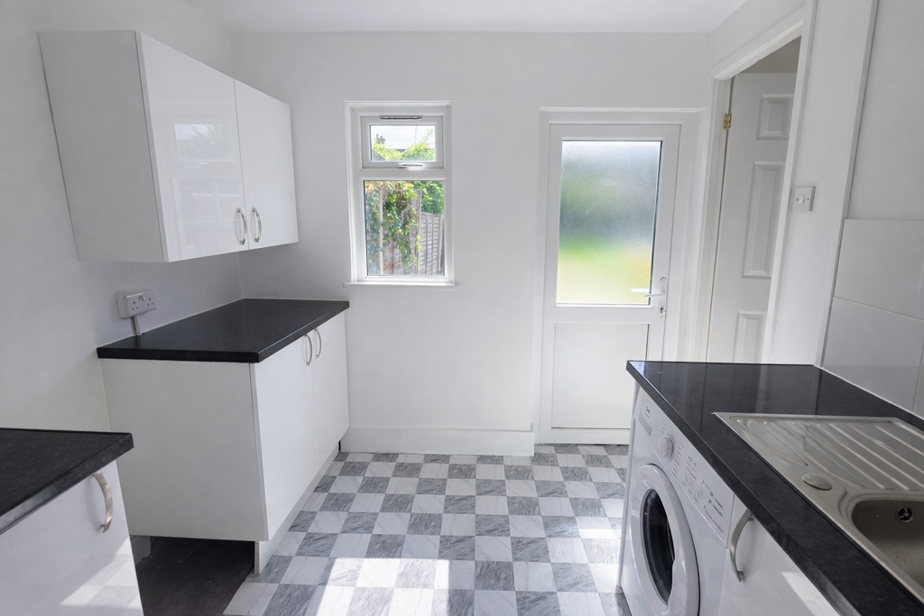 Property photo 3 of 13 Kitchen