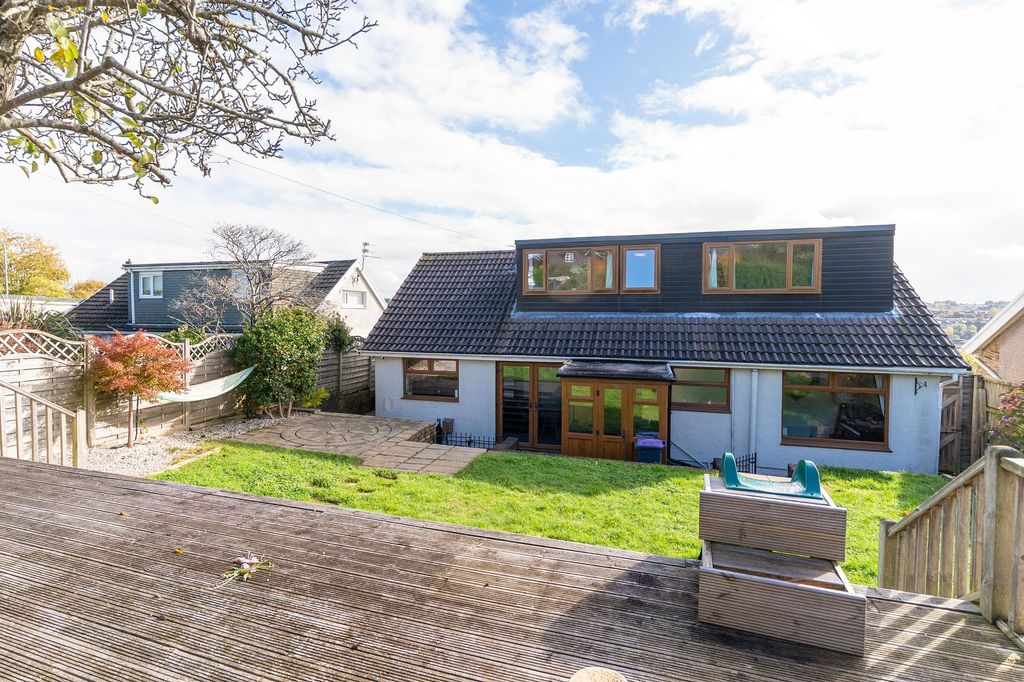 Property photo 1 of 25