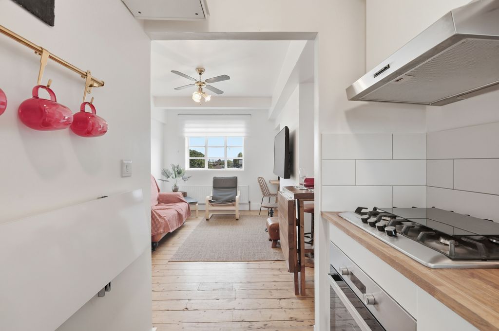 Property photo 2 of 12 Photo 2