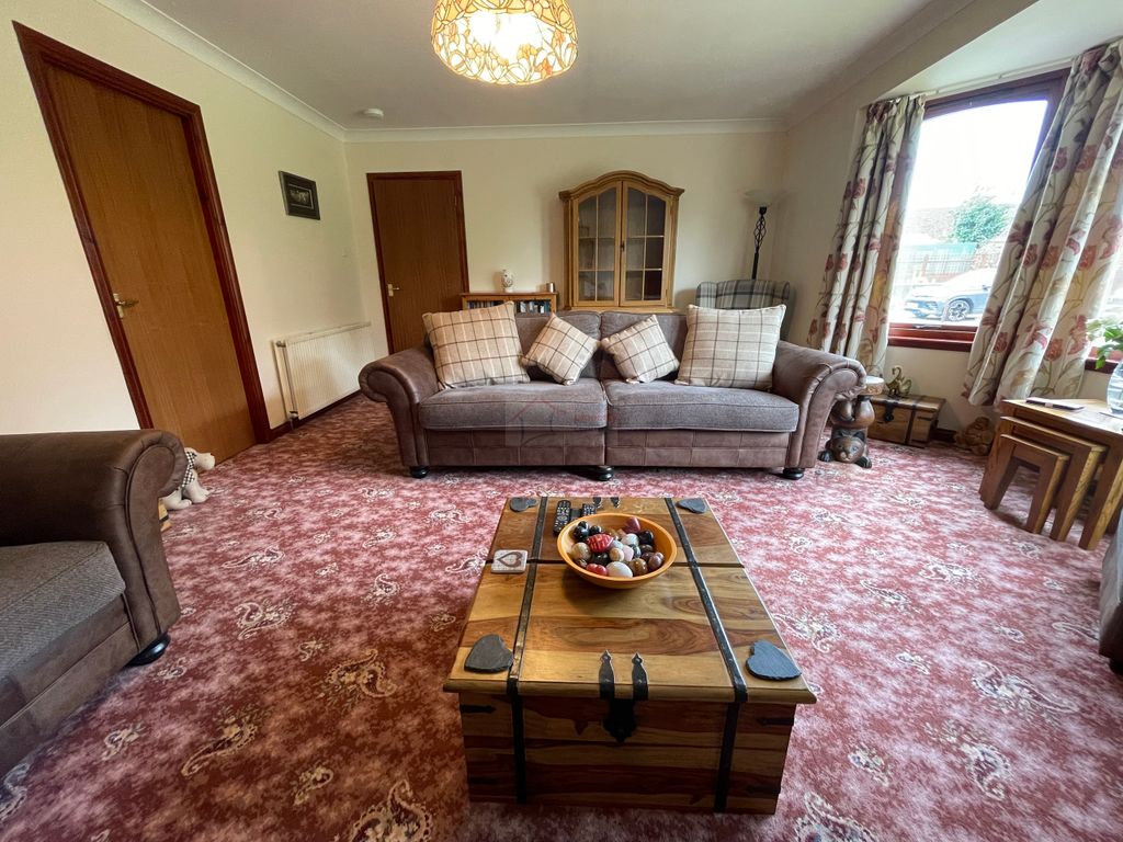 Property photo 3 of 33 Lounge B
