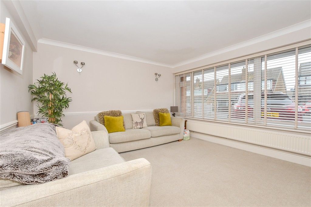 Property photo 2 of 10 Living Room