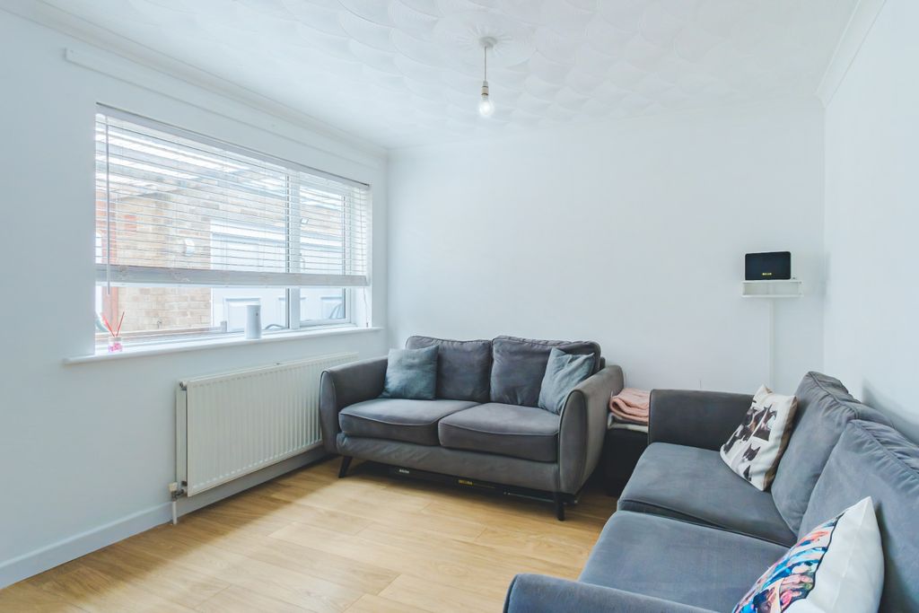 Property photo 3 of 23 4874106