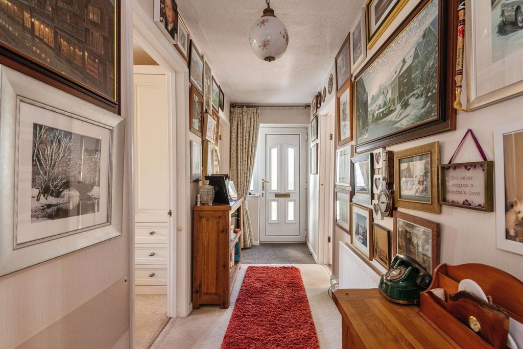 Property photo 3 of 28 Pbox-Img.Jpg