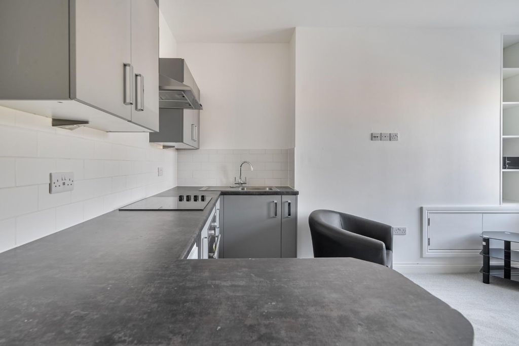 Property photo 3 of 13 1433400-14-69c3Ab3Def456.Jpg