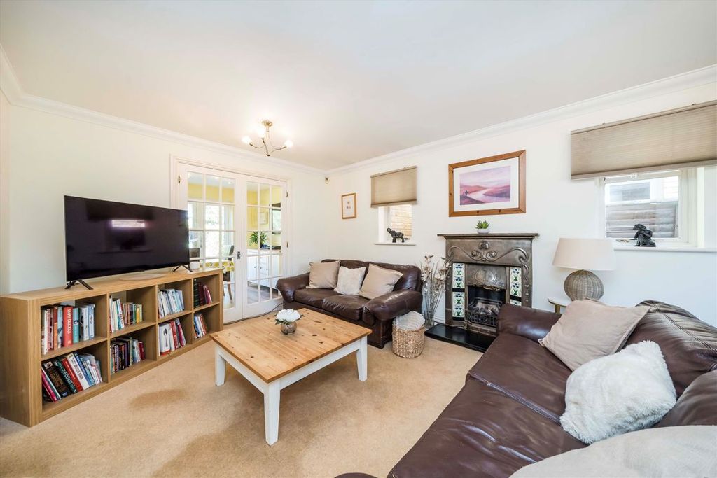 Property photo 3 of 9
