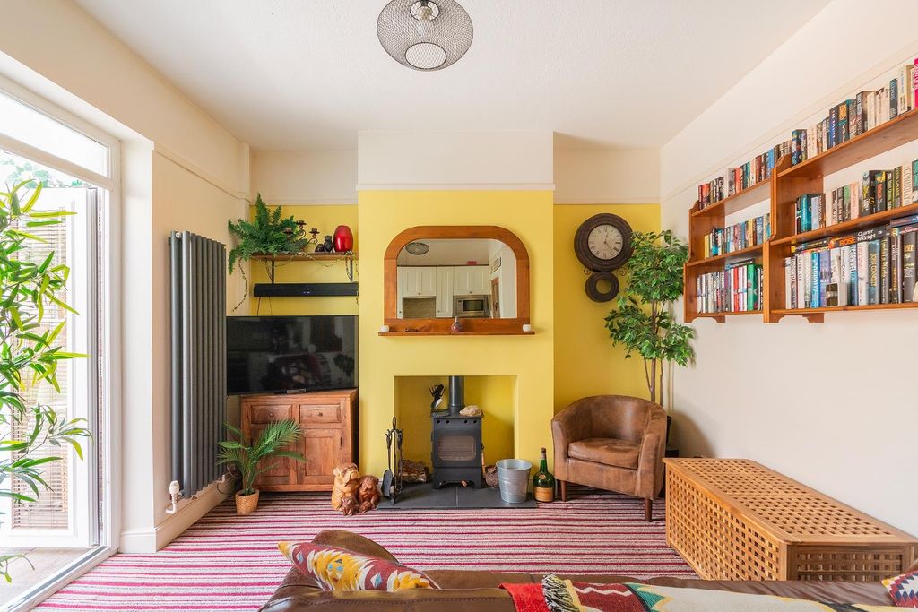 Property photo 3 of 31 3N0Ree - Kitchen Diner F.Jpg