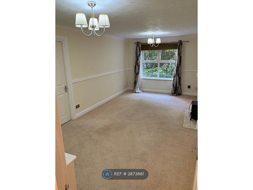 Property photo 3 of 10 Lounge