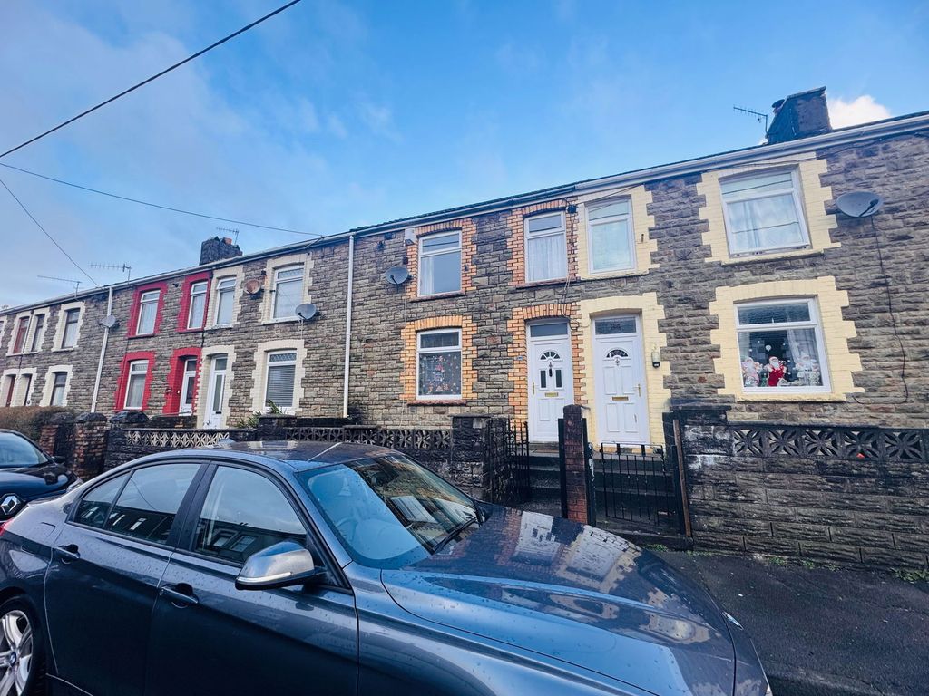 Property photo 2 of 26