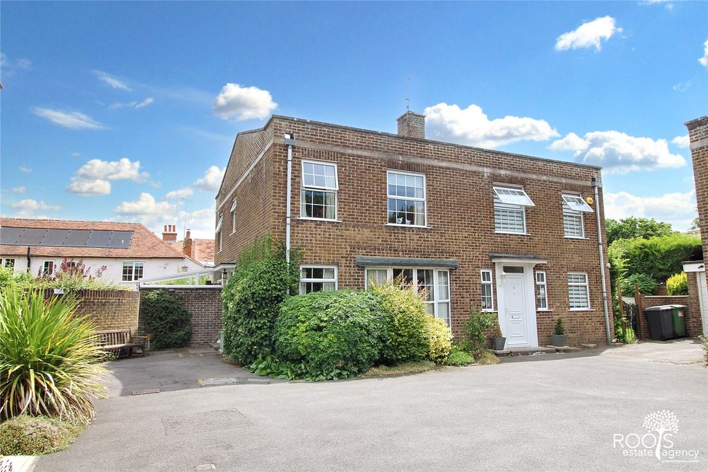 Property photo 1 of 18 Frontage