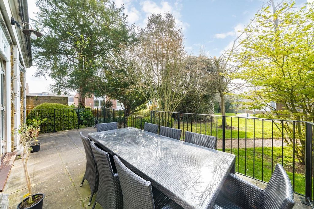 Property photo 3 of 5