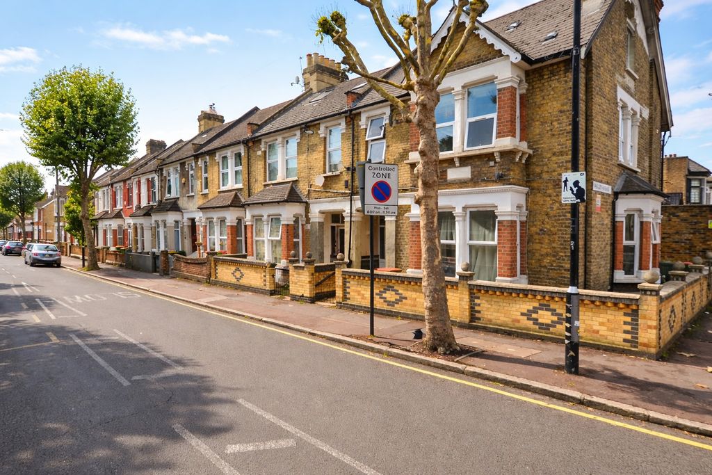 Property photo 1 of 8 5006600