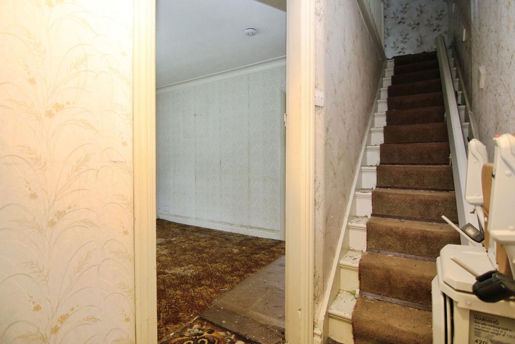 Property photo 2 of 15 Hallway