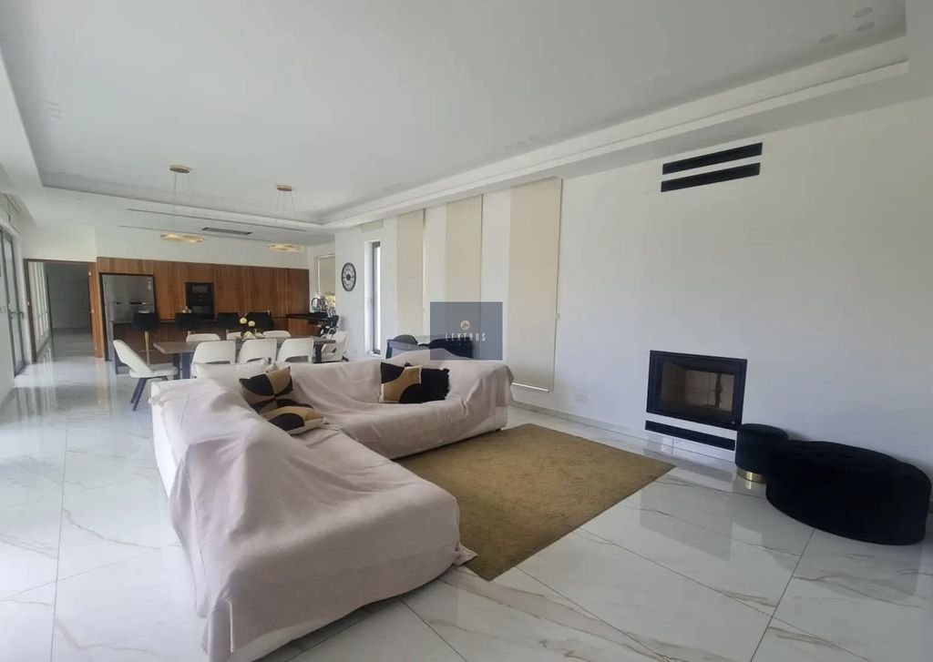 Property photo 2 of 5