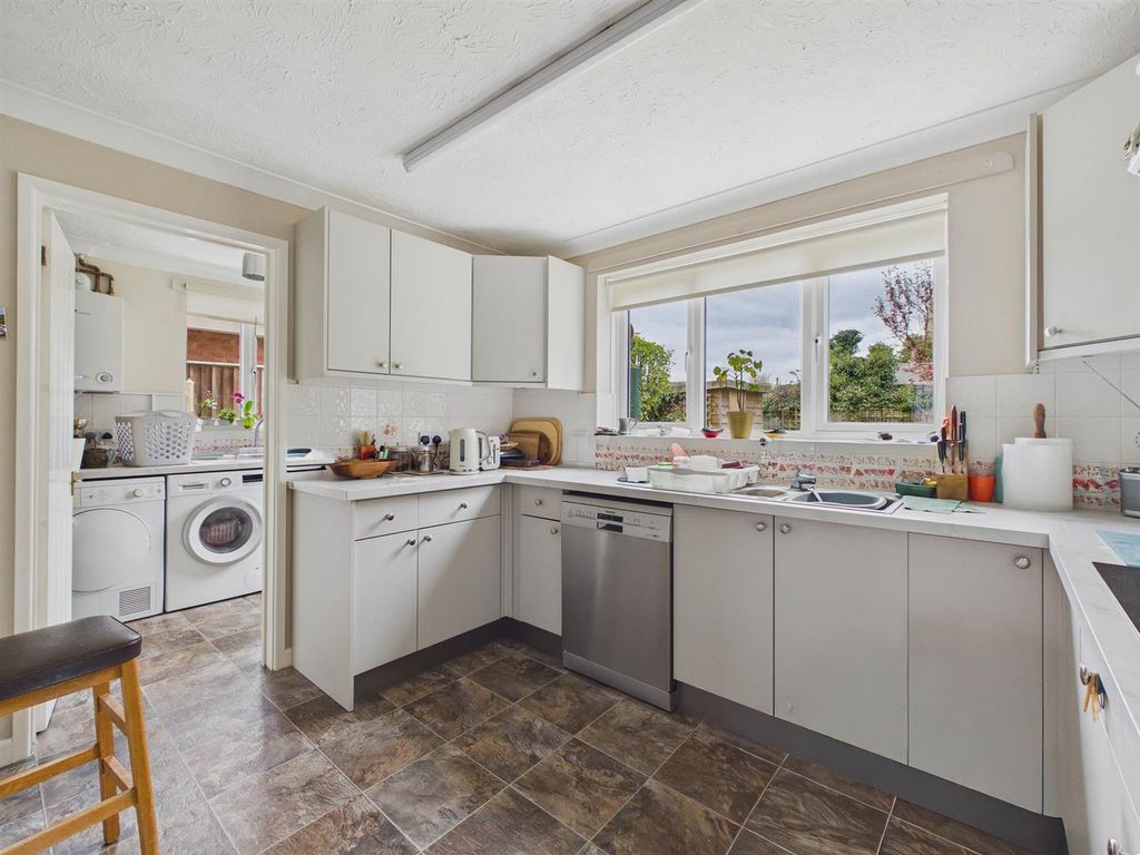 Property photo 3 of 12 Cam03972G0-Pr0322-Still003.Jpg