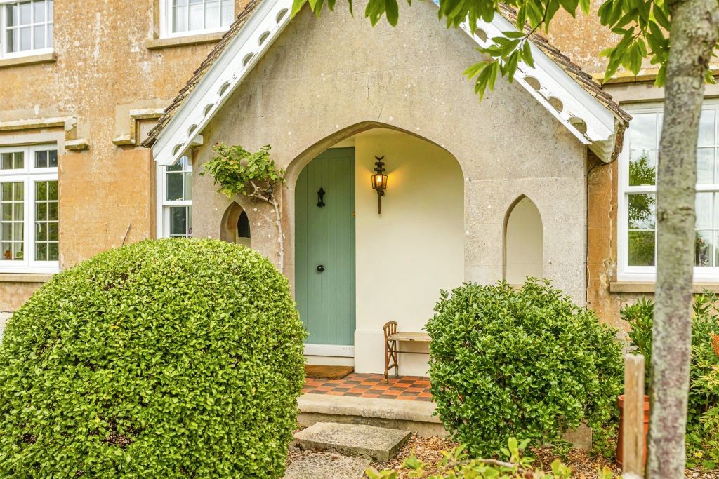 Property photo 3 of 23