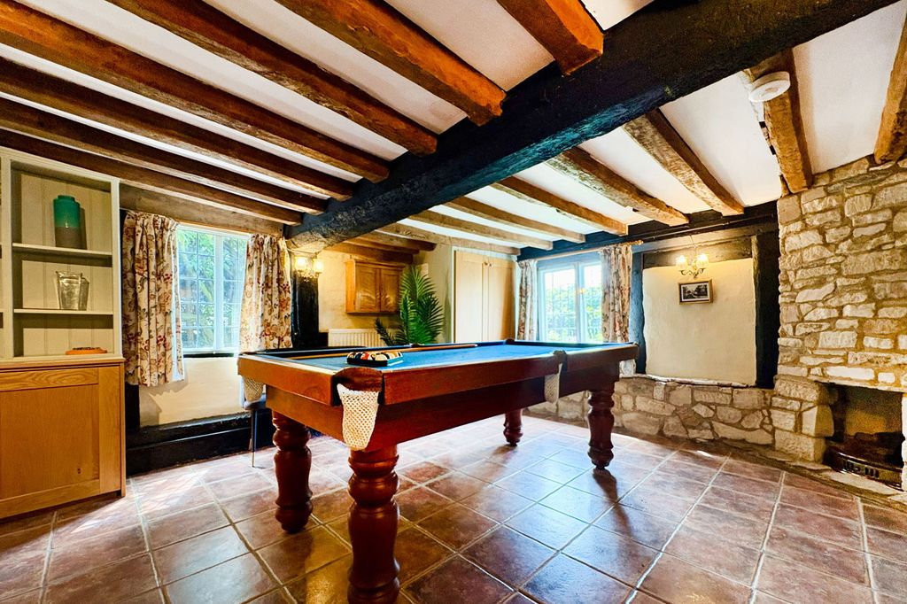 Property photo 2 of 25