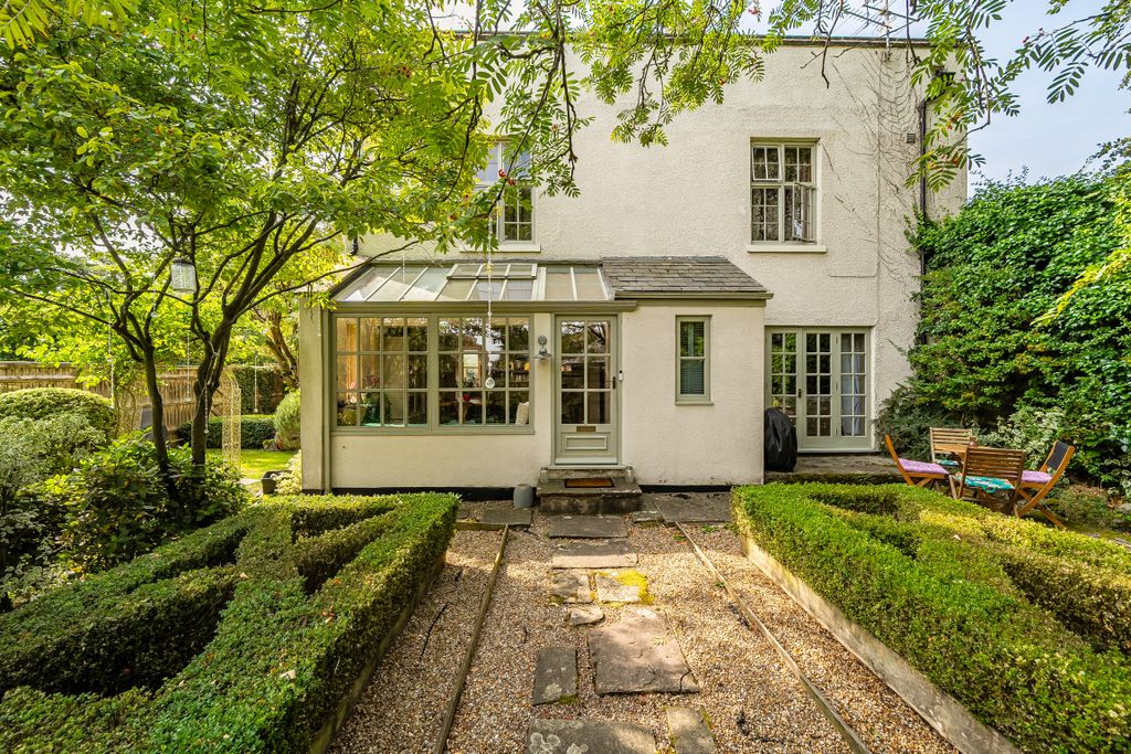Property photo 2 of 22 14976665