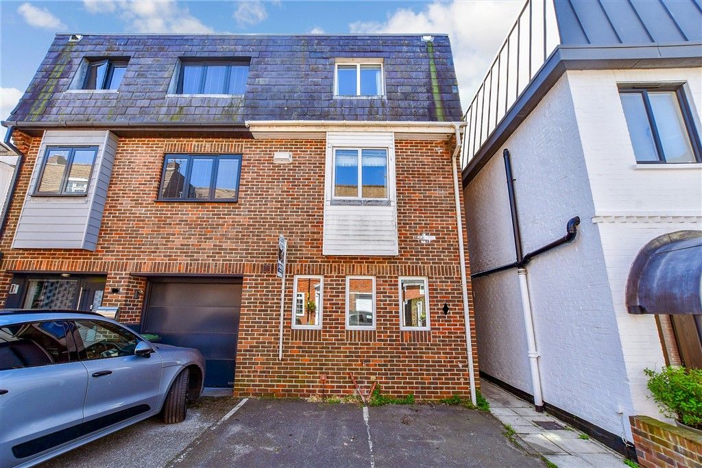 Property photo 1 of 13 External (Web) 1