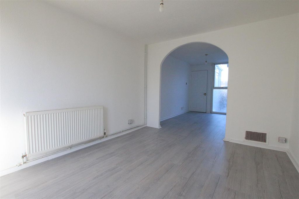 Property photo 3 of 10 Lounge/Diner