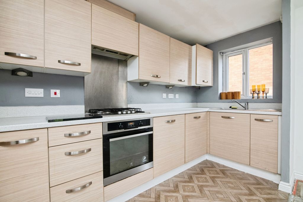 Property photo 2 of 15 Kitchen