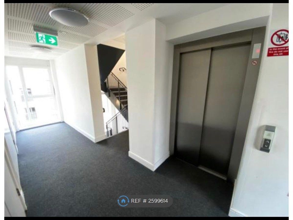 Property photo 2 of 35